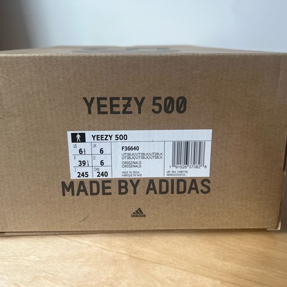 Utility Black Yeezy 500 size 6.5 - Picture 3 of 7